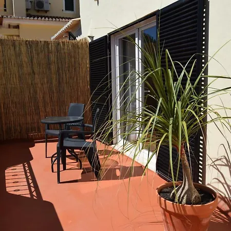 Hotel Family House à Lagos Extérieur photo
