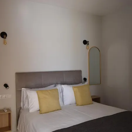 Hotel Family House à Lagos Extérieur photo